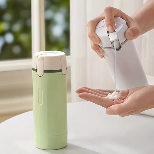 4-in-1 matkapullo hygieniatuotteille